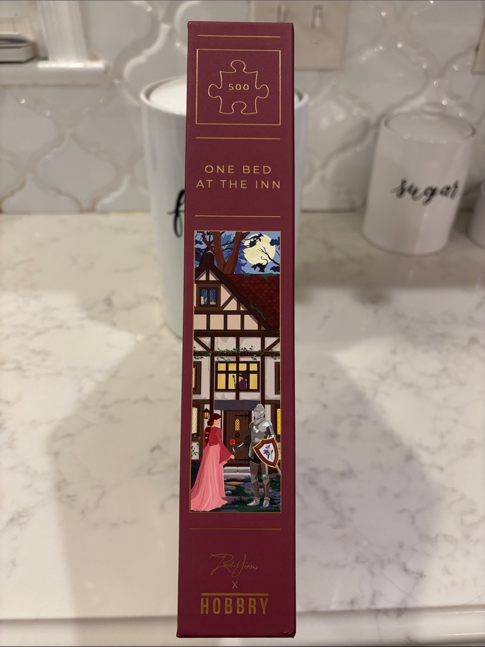 Hobbry One Bed At The Inn 500 Piece Puzzle - Burgundy Box - Picture 5 of 6
